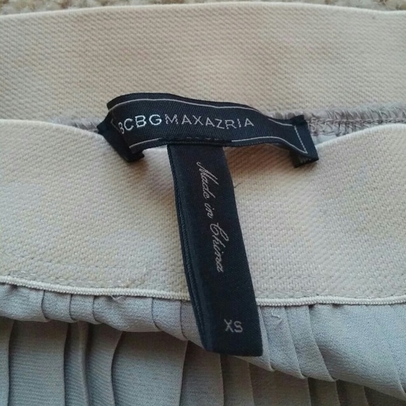 BCBG Maximazria Pleated Skirt - Picture 6 of 7